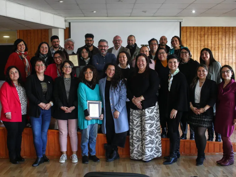 Consejo Décima Sur del Colegio de Periodistas entregó premio Betty Rivera Vera 2025 a dos periodistas de la región