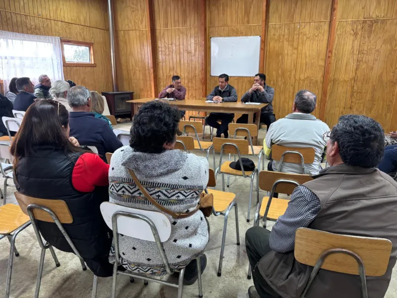 Crell se reunió con comunidad del sector Las Beatas de Fresia: entregaron detalles del nuevo proyecto que se está llevando a cabo