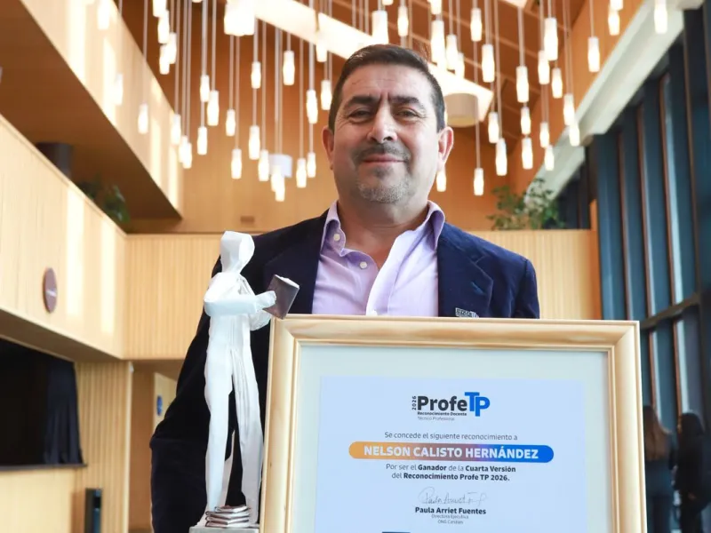 Docente de la Región de Los Lagos gana el Reconocimiento Profe TP 2026