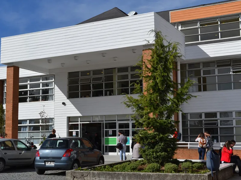 Egresados UST relatan sus experiencias en la Institución 
