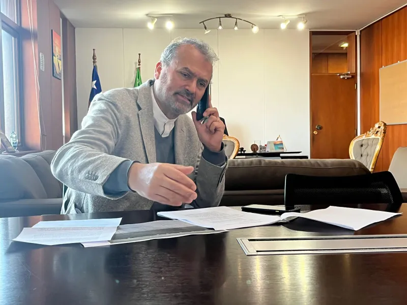 Gobernador Vallespín inició diálogos para instalar un servicio de cirugía cardiovascular en la región