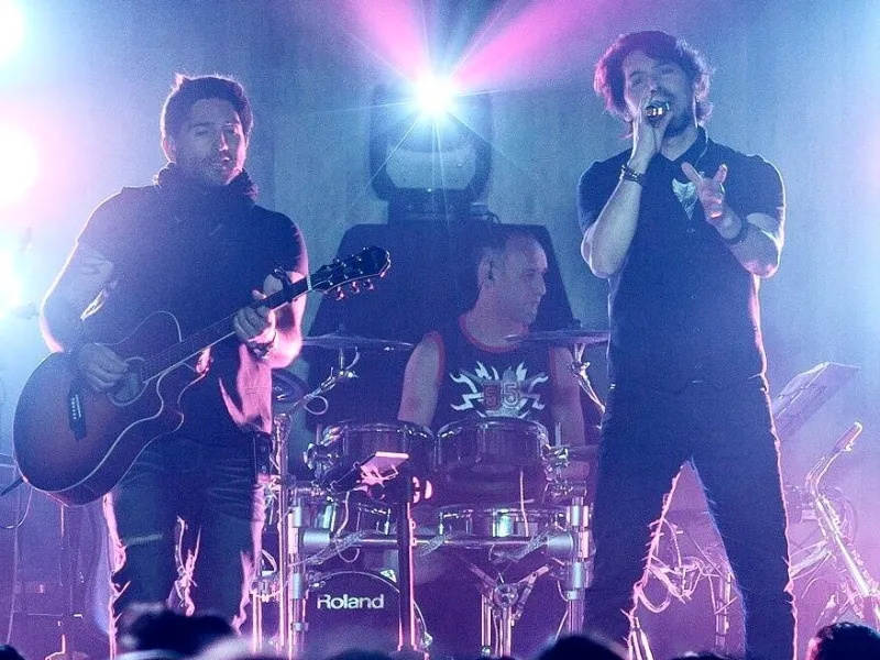 “El Playlist  De Tu Vida” llega con banda Suite a Dreams