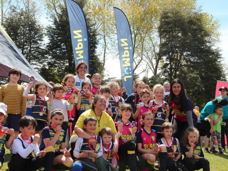 En las canchas del Colegio Puerto Varas se llevó a cabo el  "Torneo y Festival Infantil Gira Old Reds"