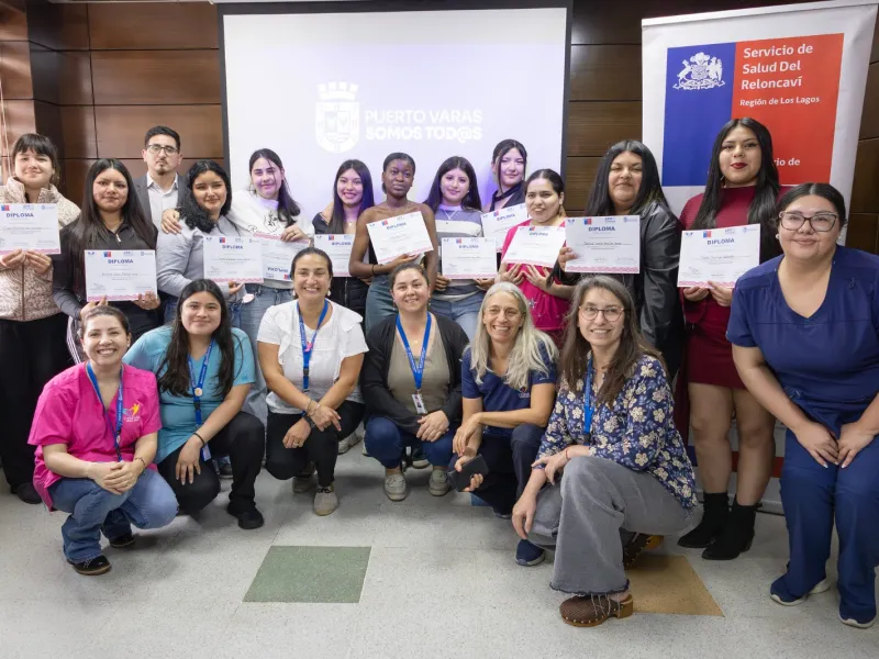 Escuela Rosita Novaro de Puerto Varas: proyecto de salud mental “Alas para Emprender el Vuelo” certifica a una veintena de adolescentes