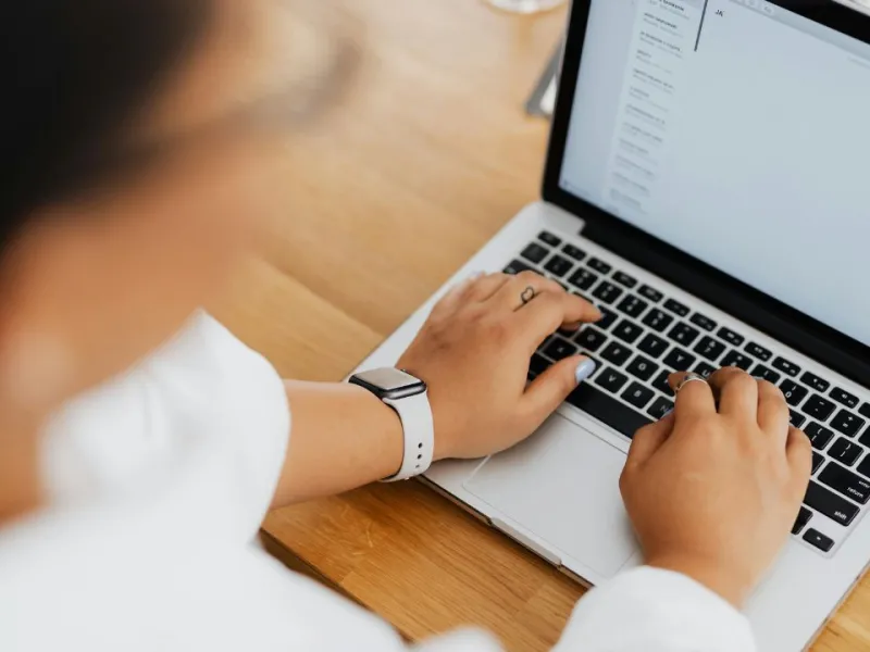 Más humanos que nunca: La capacitación laboral en la era de la Inteligencia Artificial