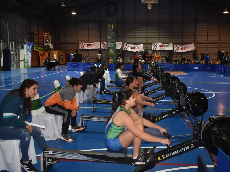 Masiva presencia de deportistas coronó campeonato regional de remoergómetro