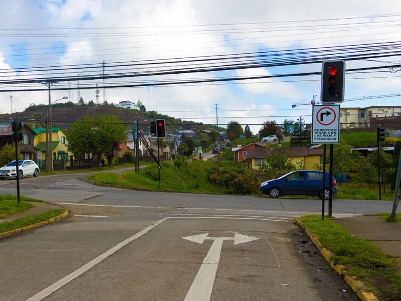 Municipalidad de Puerto Varas evalúa positivamente cambio en los tiempos de semaforización en Avenida Gramado y Ruta V 505 con Avenida Los Colonos 