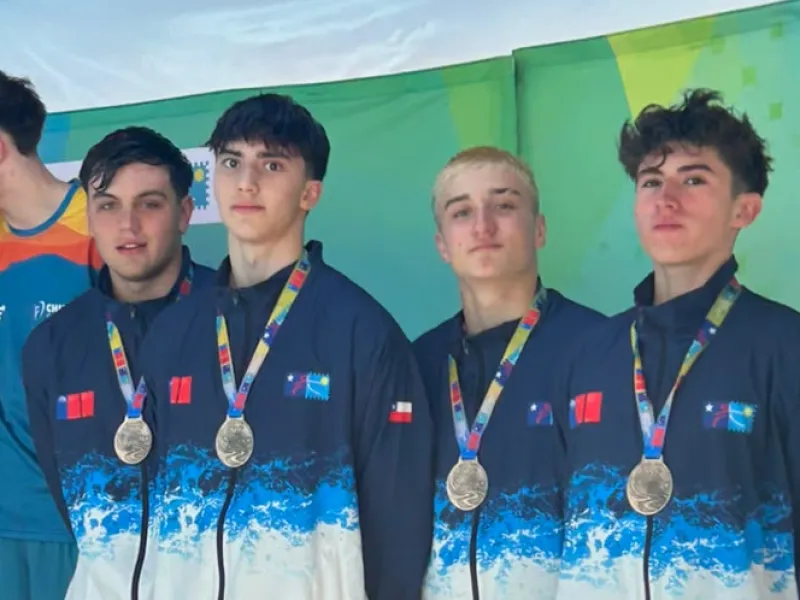 Nadadores del Club Polaris sumaron 15 medallas en las primeras jornadas de los Juegos Binacionales de la Araucanía 2026