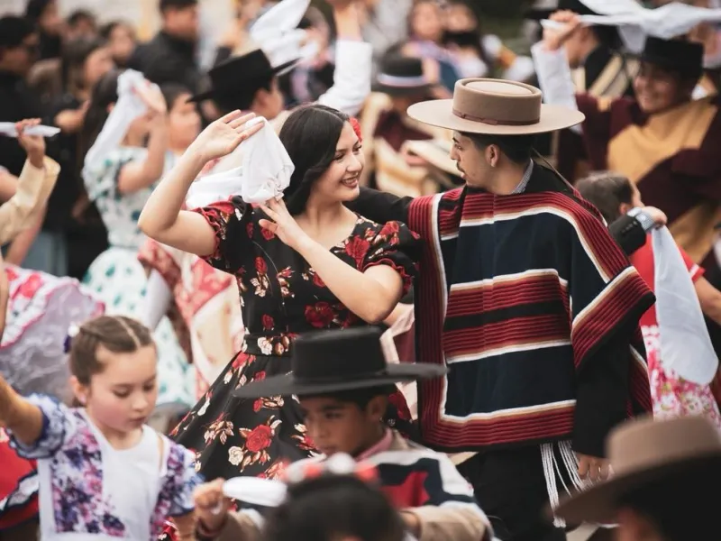 Puerto Varas celebra las Fiestas Patrias con “Zapateando en tu barrio”