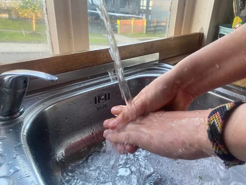 HOY: Suralis informa suspensiones programadas simultáneas de suministro de agua potable en distintos sectores de Puerto Varas