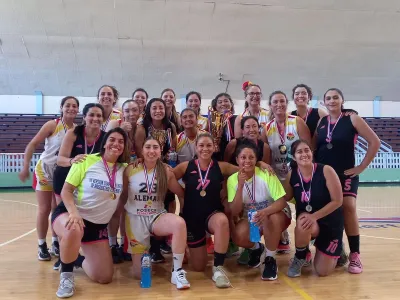 Alemán Puerto Varas se coronó campeón en el Nacional de Básquetbol Femenino +30
