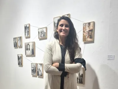 Artista y docente ULagos obtiene reconocimiento internacional por obra de fotografía y textil