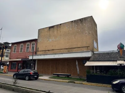 Bata abandona histórica sucursal en el centro de Puerto Varas tras casi 60 años de residencia