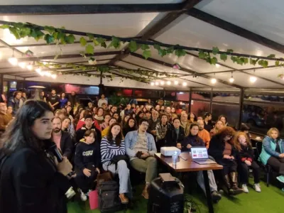 Café Científico de Puerto Montt abordó avances en la conservación de piezas sitio Monte Verde