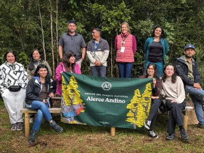 Certifican nuevos guías locales de turismo y conservación en el Parque Nacional Alerce Andino
