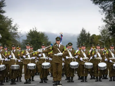 Comunidades de Nueva Braunau y Ensenada participaron activamente en Desfiles de Fiestas Patrias