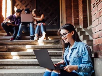 Conoce las becas y beneficios que existen para estudiar una carrera universitaria