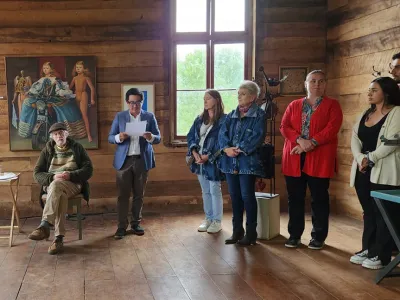 Corporación PLOC de Puerto Octay inauguró exposición "Osvaldo Thiers, 60 años de trayectoria"