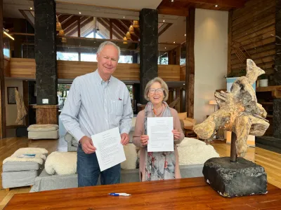 Corporación por la niñez firmó acuerdo de cooperación con Hotel Wyndham Pettra Puerto Varas