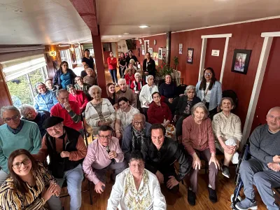 ELEAM Puerto Varas se llenó de música junto al Colectivo Artistas del sur de Chile