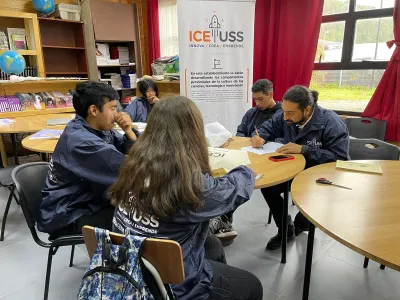 Estudiantes del Liceo PAC y Colegio Vencedor de Puerto Varas participaron de campamento sobre ciencias, tecnología e innovación