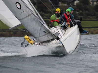 Exigente jornada velera se realizó en la bahía de Puerto Varas