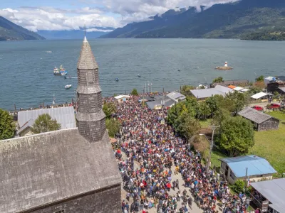 Exitosa décima versión de la “Minga por Mar y Tierra” reunió a más de 12 mil personas en Cochamó