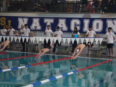 Florencia Goreux del Colegio Germania y Cristóbal Villouta del Colegio Alemán clasificaron a la final nacional de natación Sub 14 de los Juegos Deportivos Escolares que se efectuará en Concepción