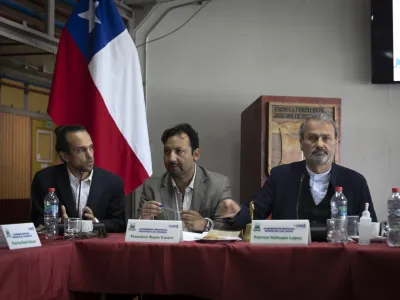 Gore Los Lagos aprobó proyecto para la reposición de 15 mil metros cuadrados de aceras para el mejoramiento de 23 calles de la ciudad de las rosas