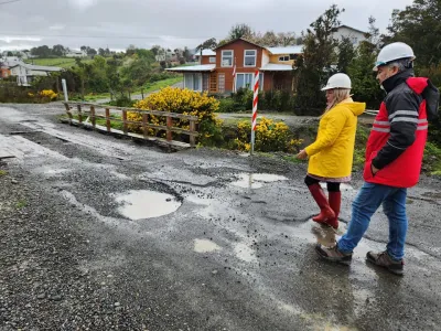 Hualaihué: alcaldesa Cristina Espinoza solicitó a Vialidad retomar asfaltado de ruta costera W-609