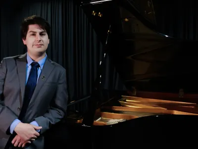 Joven Pianista y Compositor de la región Erwin Ojeda cautiva con composiciones propias y emocionante interpretación