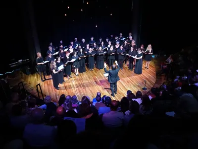 Mañana en Puerto Varas: Escuela Coral de Teatro del Lago se presentará en Molino Machmar 