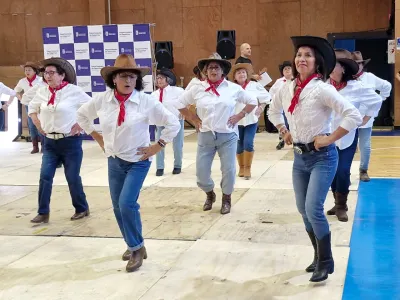 Más de 500 personas mayores de la región participaron en un Encuentro de Coreografías realizado en Puerto Varas