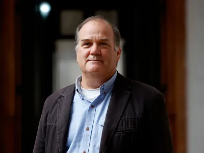Miguel Allende, el destacado biólogo que llega al CAMM: "La riqueza del ADN es un regalo de la naturaleza que aún estamos a tiempo de conocer"