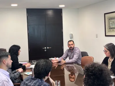 Ministro Grau se reúne con representantes de campaña Salvemos la Patagonia que busca retirar salmonicultura de áreas protegidas