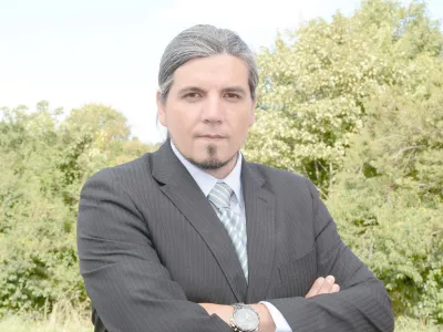 [OPINIÓN] "La necesidad de una nueva Constitución". Por Pedro Díaz Polanco, Director de la Escuela de Administración Pública Universidad Austral de Chile