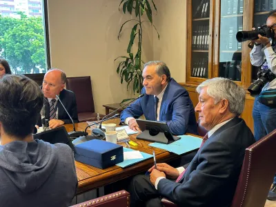 Senador Fidel Espinoza Asume como Presidente de Comisión de Vivienda y Urbanismo