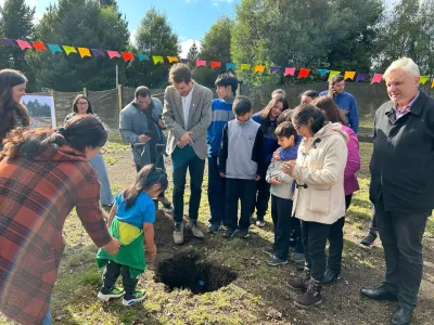 Vecinos de Ensenada celebraron primera piedra de futura Plaza de la Infancia